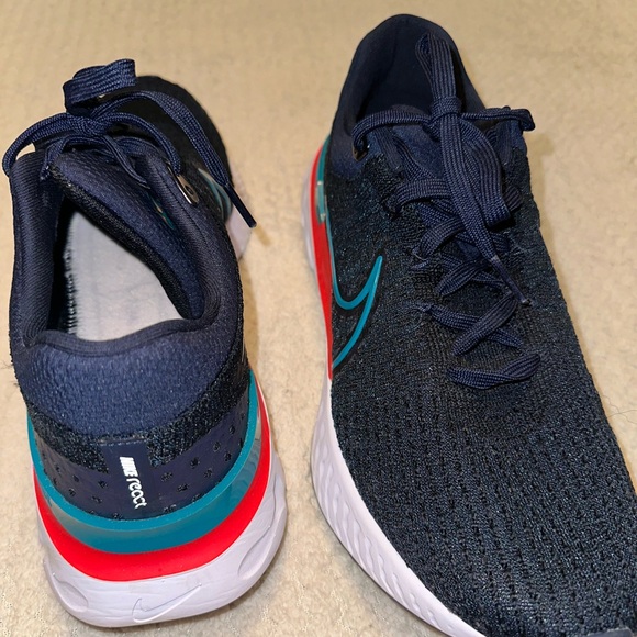 Nike React Infinity Run Flyknit 3 - Picture 3 of 4